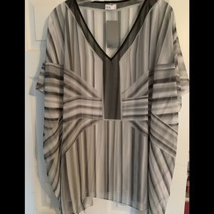 Nordstrom Rack sheer poncho top NWT sz L